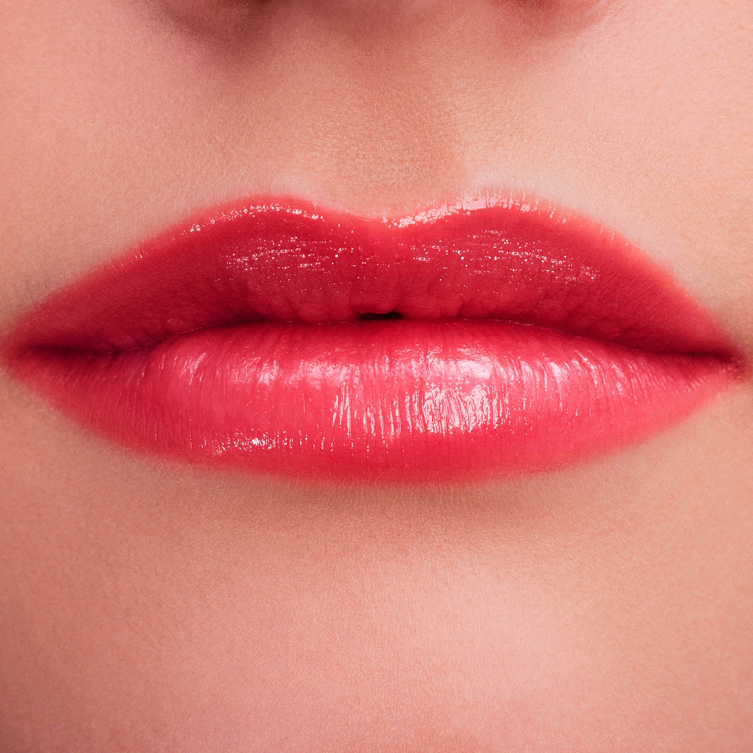 LOVESHINE EL NUEVO LABIAL DE ALTO BRILLO (LABIAL EN BARRA CON EFECTO BRILLOSO)